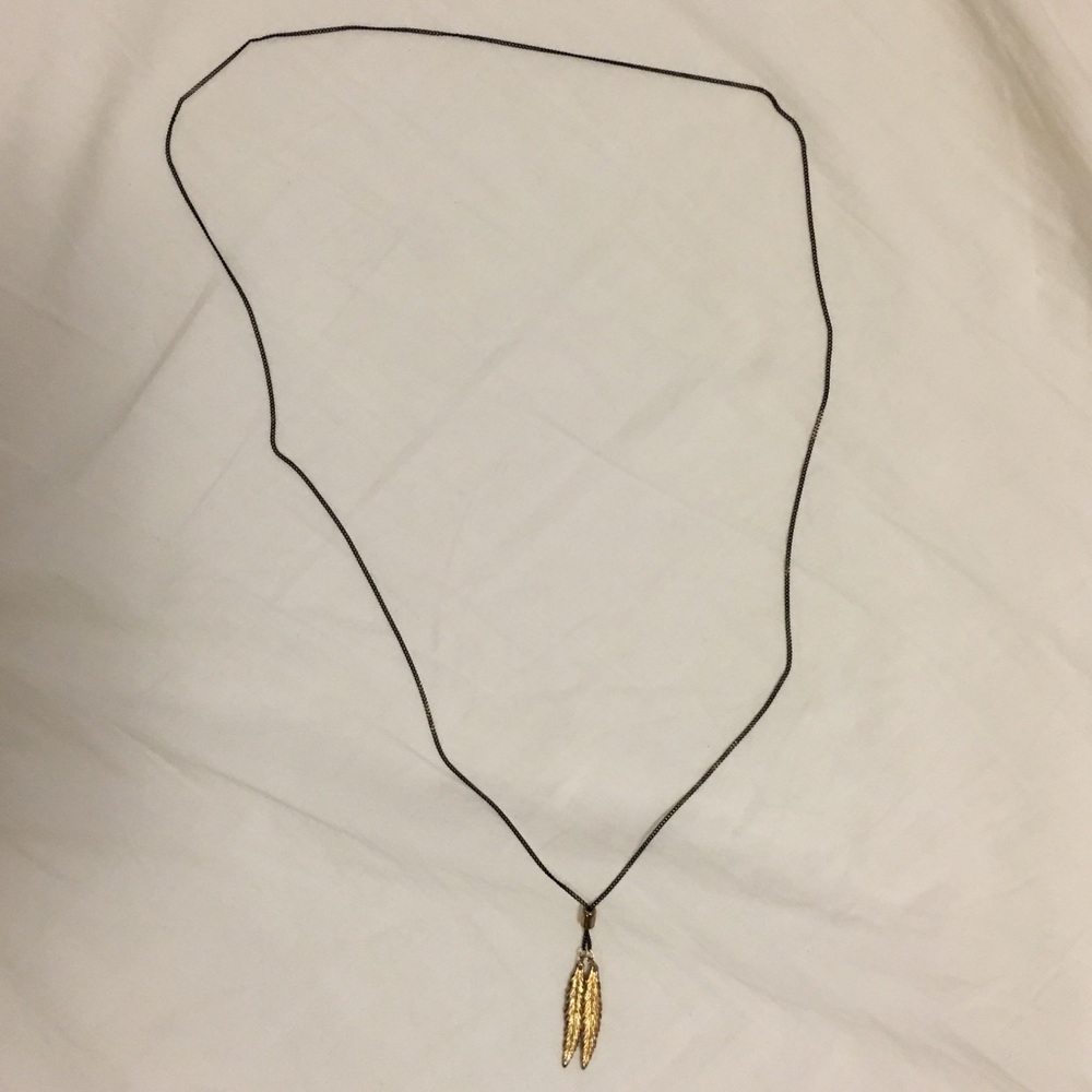 Gold leaf necklace with adjustable style